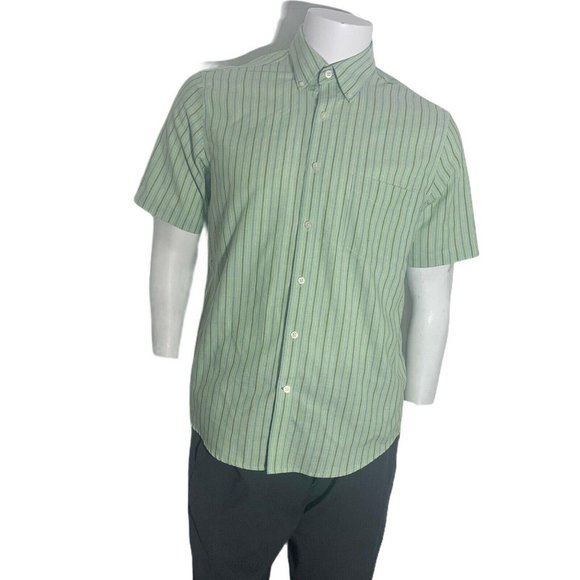 St Johns Bay Iron Free Mens Medium Short Sleeve Bu - Picture 1 of 5